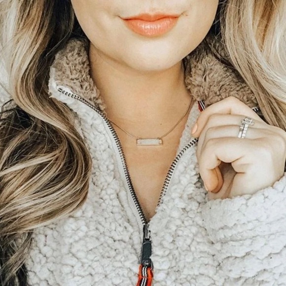 KENDRA SCOTT • Silver Leanor Iridescent Drusy Pendant Necklace - Picture 3 of 4